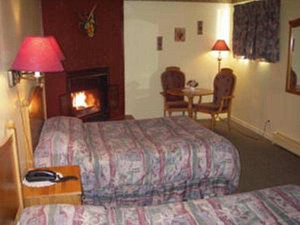 Auberge Mountain View Inn مونت تريمبلانت الغرفة الصورة